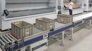 Conveyors systems for picking trays