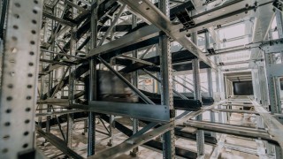 Automatizirani 3D escala sustav za skladištenje i obradu narudžbi za Papadeas S.A.