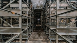Automatizirani 3D escala sustav za skladištenje i obradu narudžbi za Papadeas S.A.