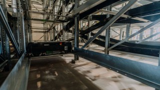 Automatizirani 3D escala sustav za skladištenje i obradu narudžbi za Papadeas S.A.