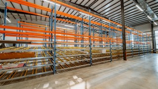 Carton flow and conventional racking system