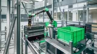Warehouse automation with escala fulfillment 3D system