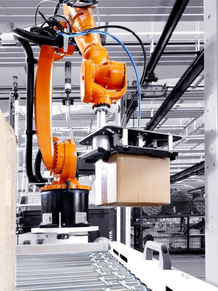 Roboti industriali pentru paletizare