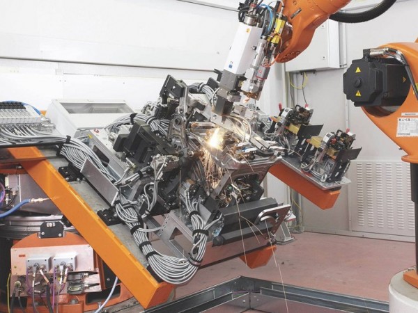 Welding, cutting and grinding industrial robots