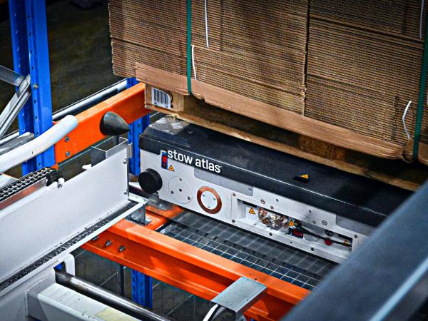 Стелажи и складова автоматизация за палетизирани стоки