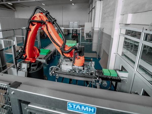 Robotic systems for palletizing