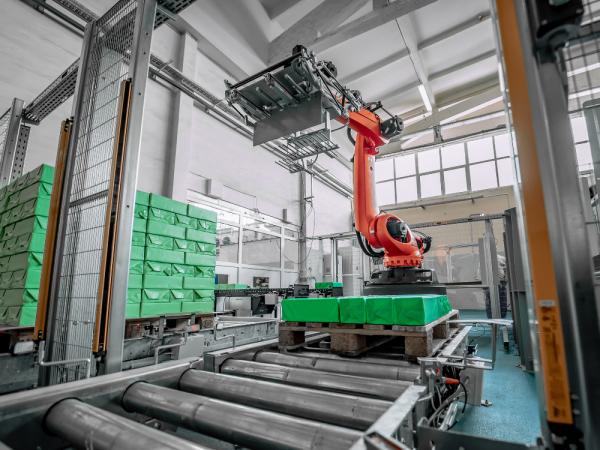 Robots - Industrial Palletizing Systems from STAMH Group