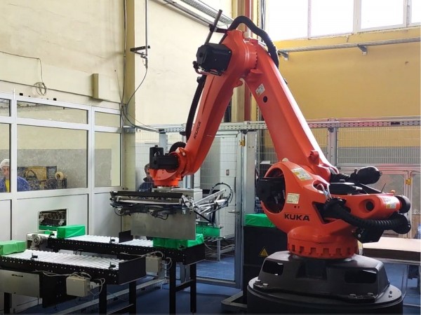 Индустриален робот палетизатор