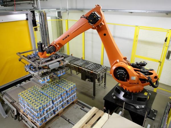 Промишлен робот KUKA за скоростно палетизиране