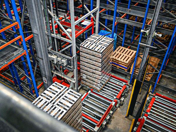 Automated 2D Shuttle Racking Systems for pallets from STAMH Group