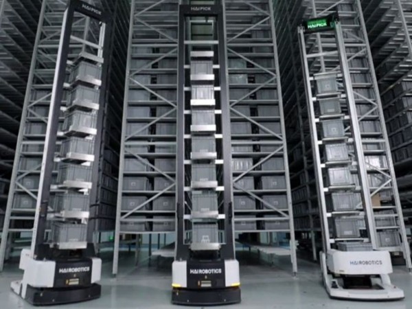 ACR A3 - Autonomous Case Handling Robot