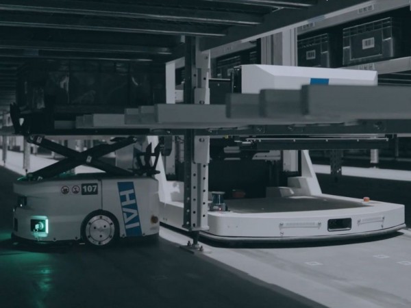 AMR and ACR in the Automated Hai Pick System 3