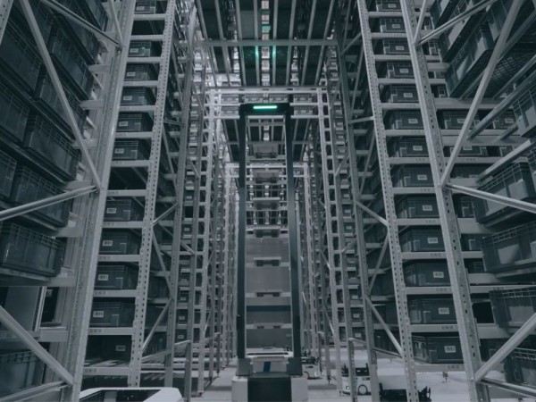 ACR robots in the Automated HaiPick Fulfillment System 3