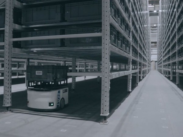 AMR in the Automated HaiPick Fulfillment System 3
