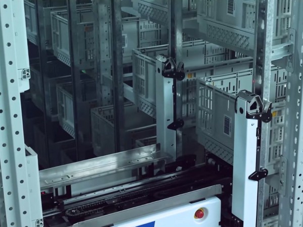 AMR climbing picking robot