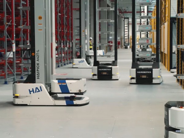 ACR A42Т – Autonomous Telescopic Lift Handling Robot