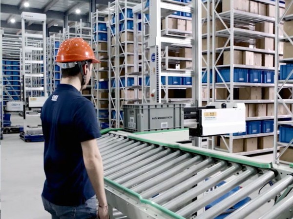 ACR A42 – Autonomous Picking Robot for Multi-Layer Picking