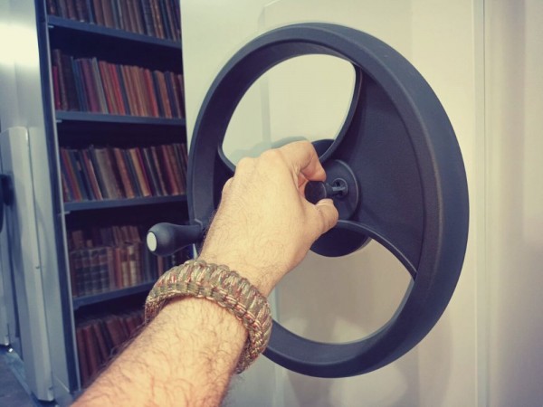 Wheel for opening a working corridor in an Archive Storage System from STAMH Group