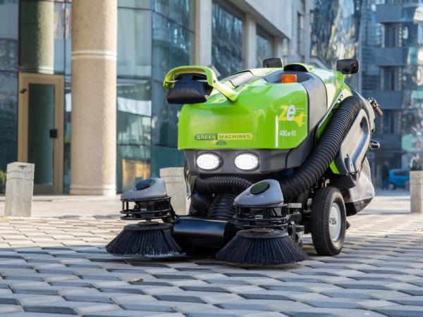 Outdoor cleaning machines