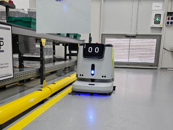 Inteligentni autonomni stroj za čišćenje 4-u-1 PUDU CC1