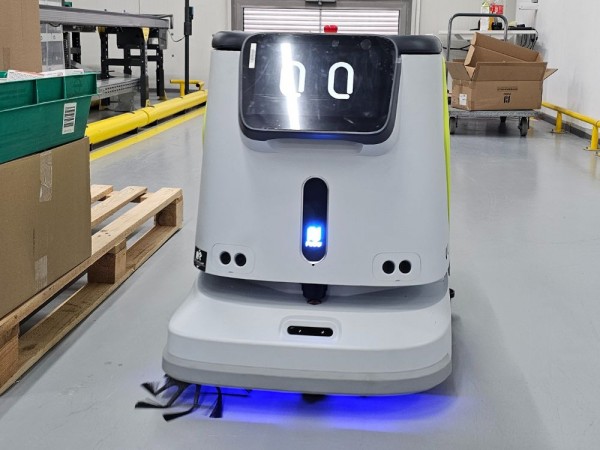 Inteligentni autonomni stroj za čišćenje 4-u-1 PUDU CC1