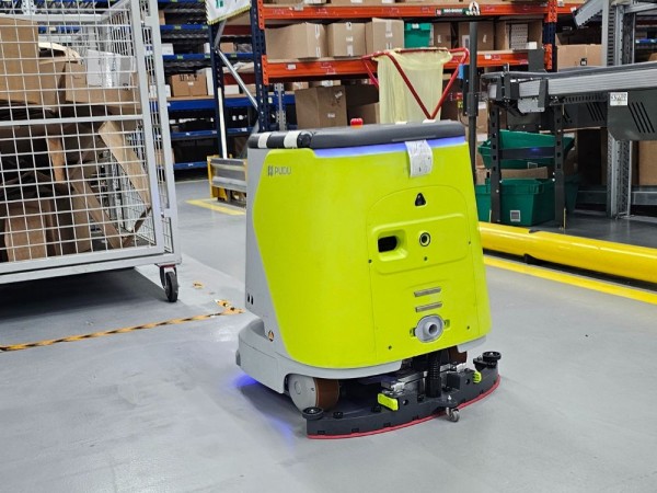 Inteligentni autonomni stroj za čišćenje 4-u-1 PUDU CC1