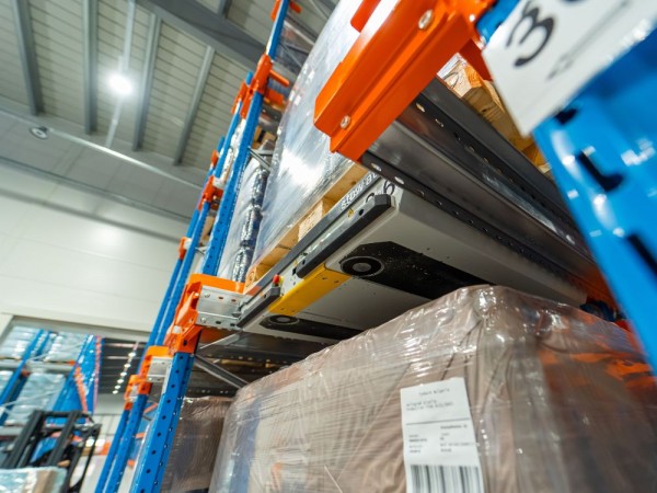 Radio Shuttle Racking Systems for pallets