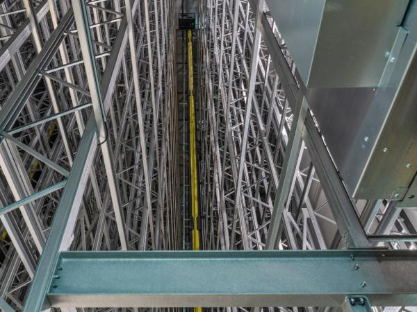 Warehouse automation for pallets