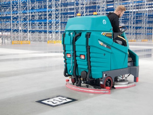 Ride-on scrubber-dryer EUREKA E110-D ECO 1